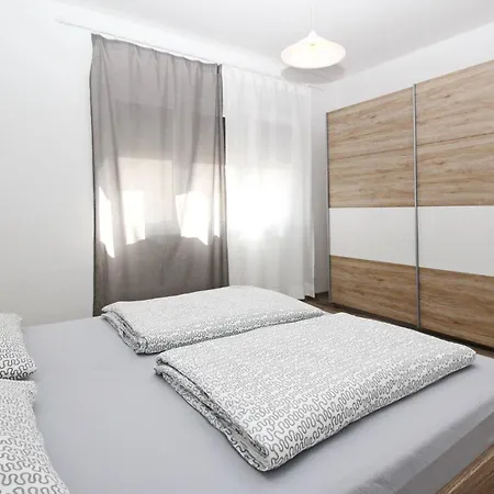Apartment Mihaela *